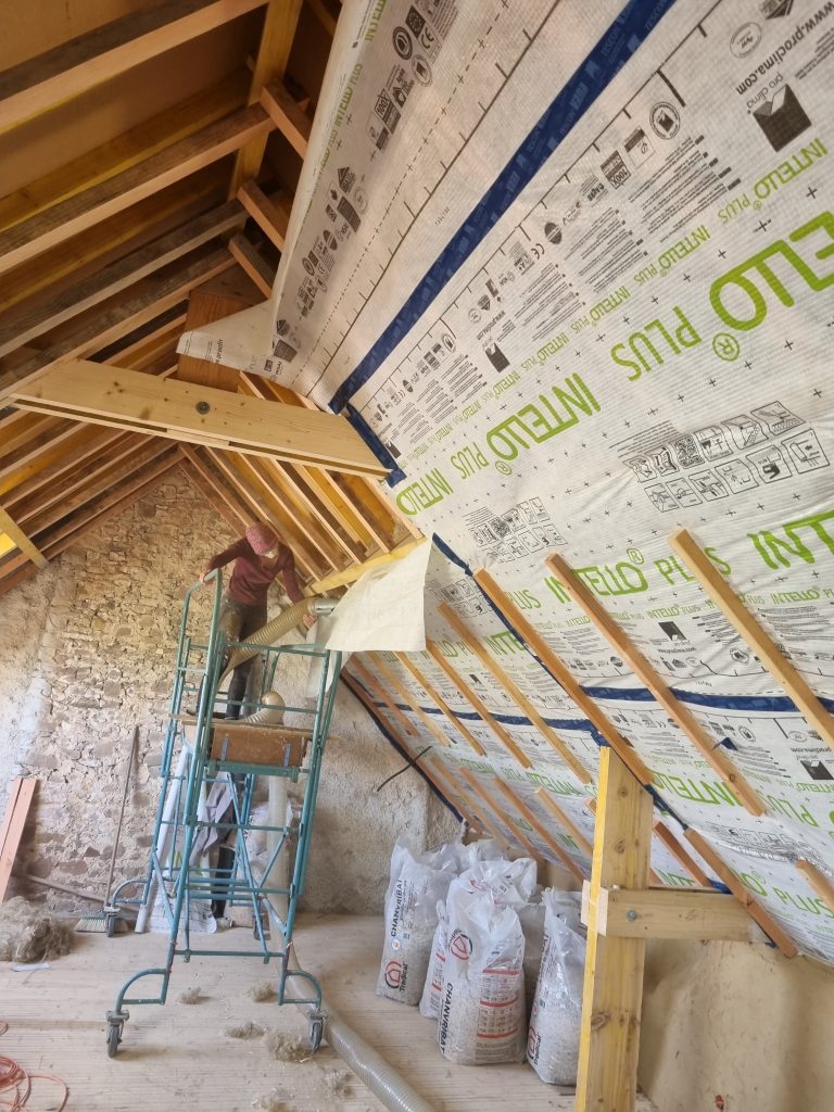 Pose de panneaux isolants de l'intérieur dans le Cotentin