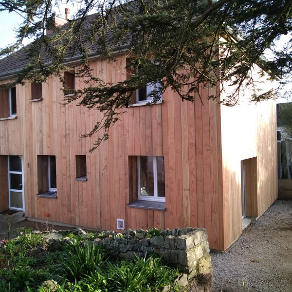 Isolation en fibre de bois et bardage en bois