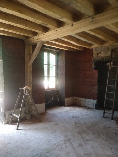 Pose d’enduit chaux-chanvre à l’intérieur dans le Cotentin – pose rapide et gain esthétique et confort Pose d'enduit chaux-chanvre à l'intérieur dans le Cotentin